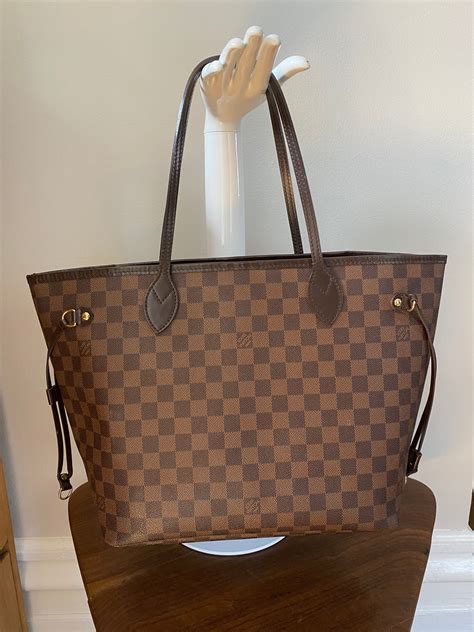 lv neverfull wear and tear|How to Authenticate the Louis Vuitton Neverfull.